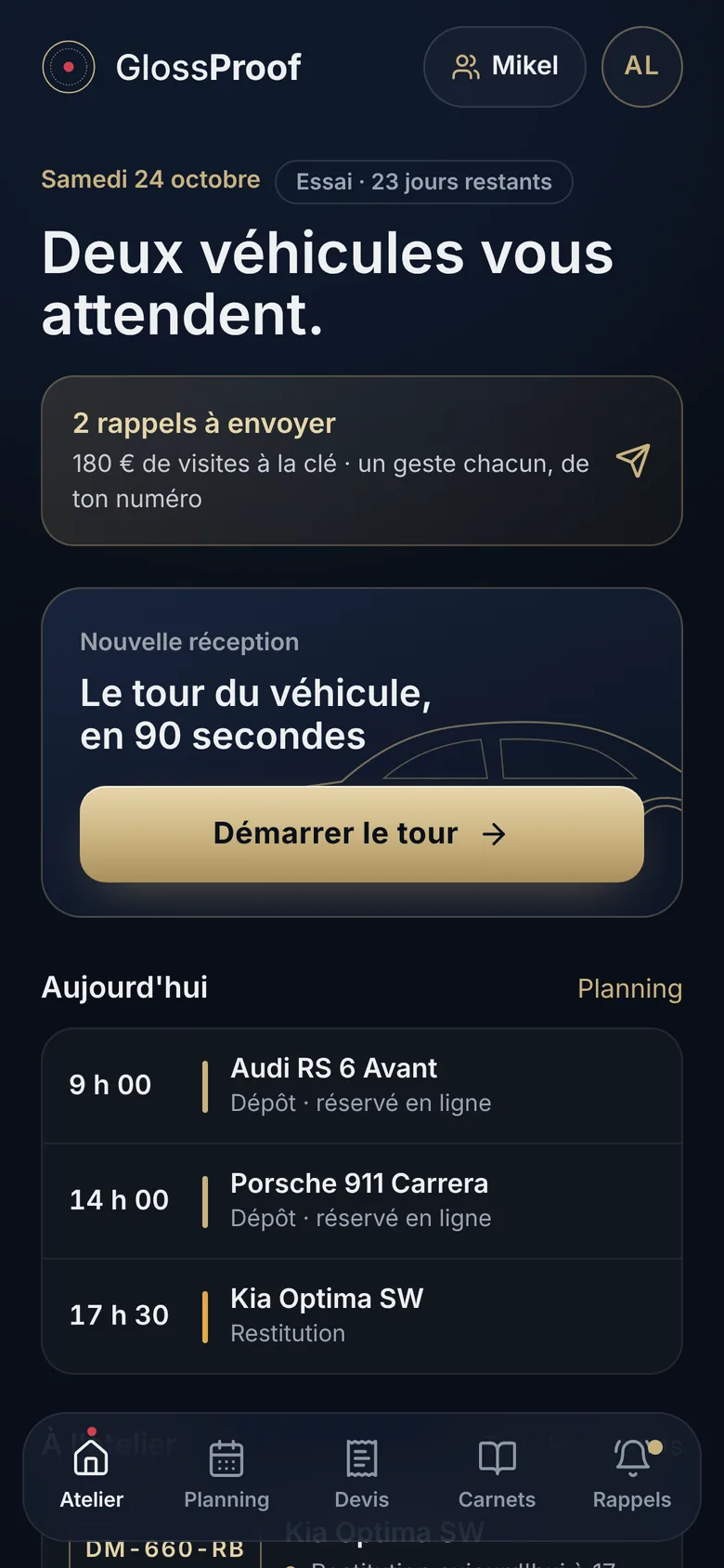 Accueil de l'appli GlossProof : les véhicules du jour et le bouton pour démarrer le tour du véhicule